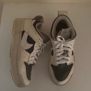 Nike Low Disrupt women’s sz 7.5